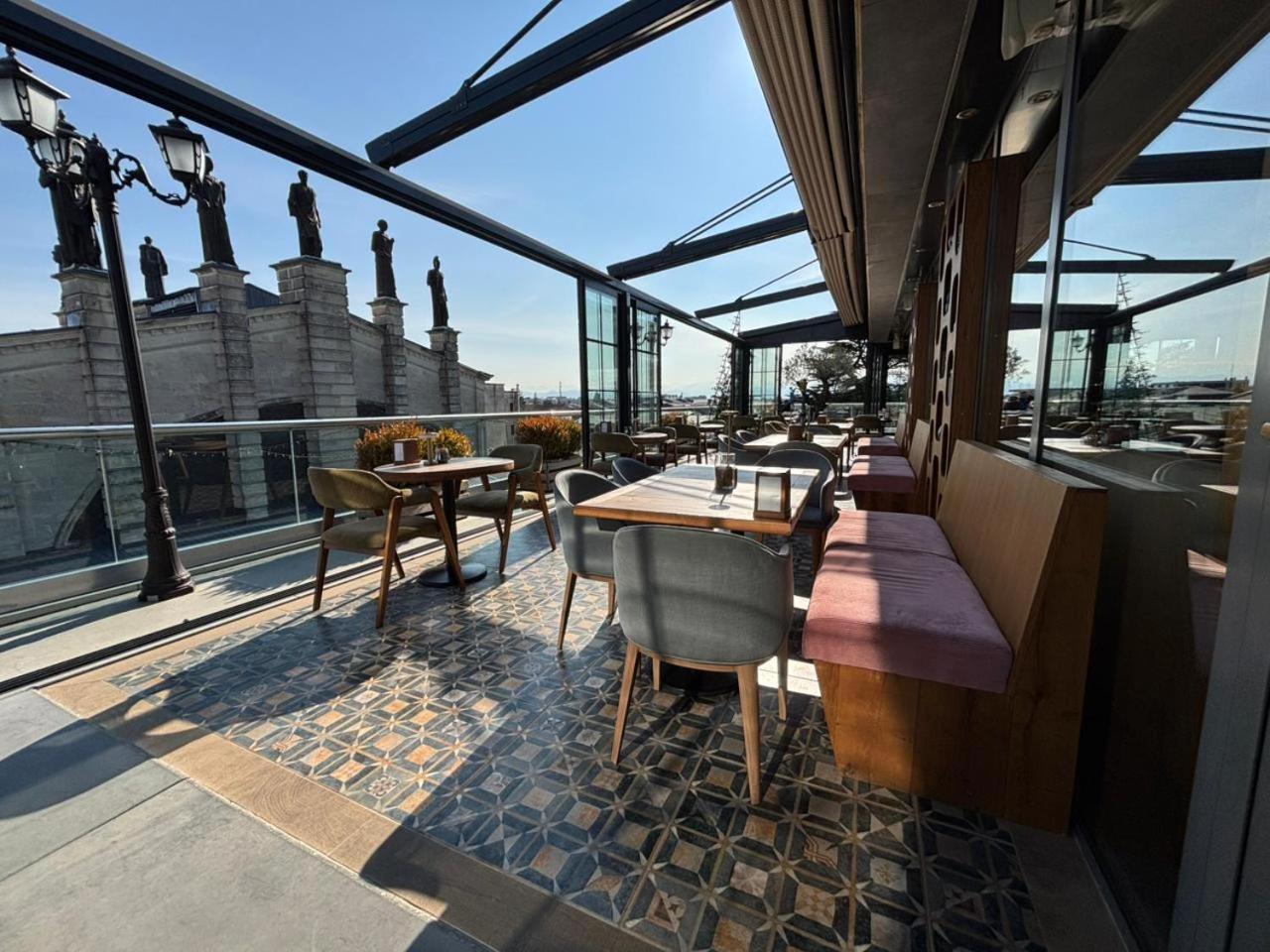 Grand Opera Hotel Kutaisi Eksteriør bilde